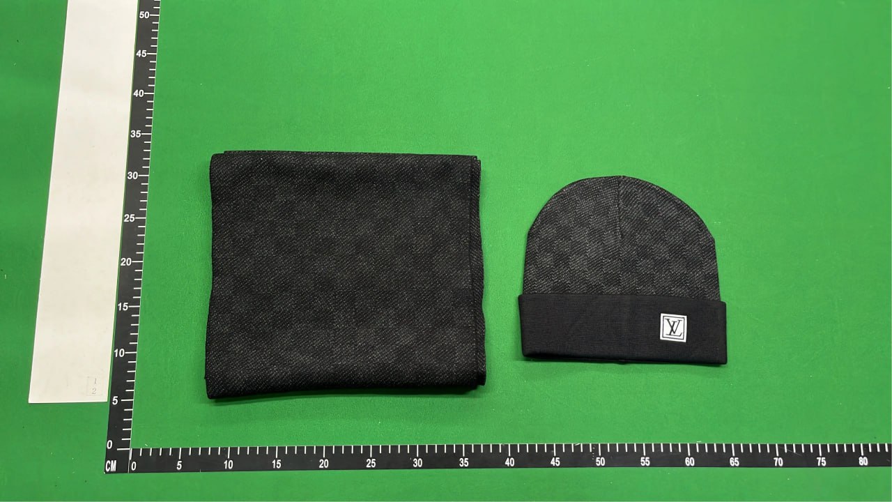 LV Louis Vuitton Beanie & Scarf -4