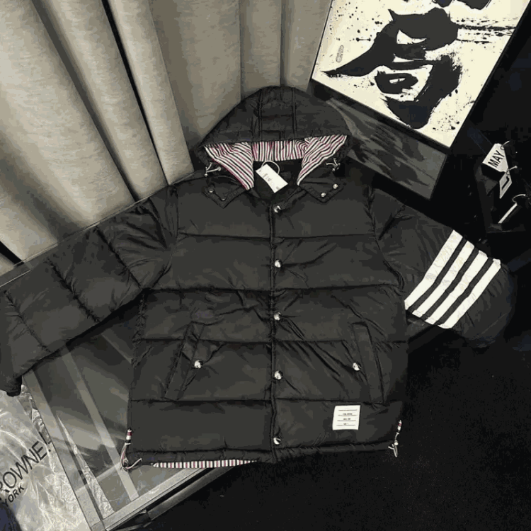 THOM BROWNE 
