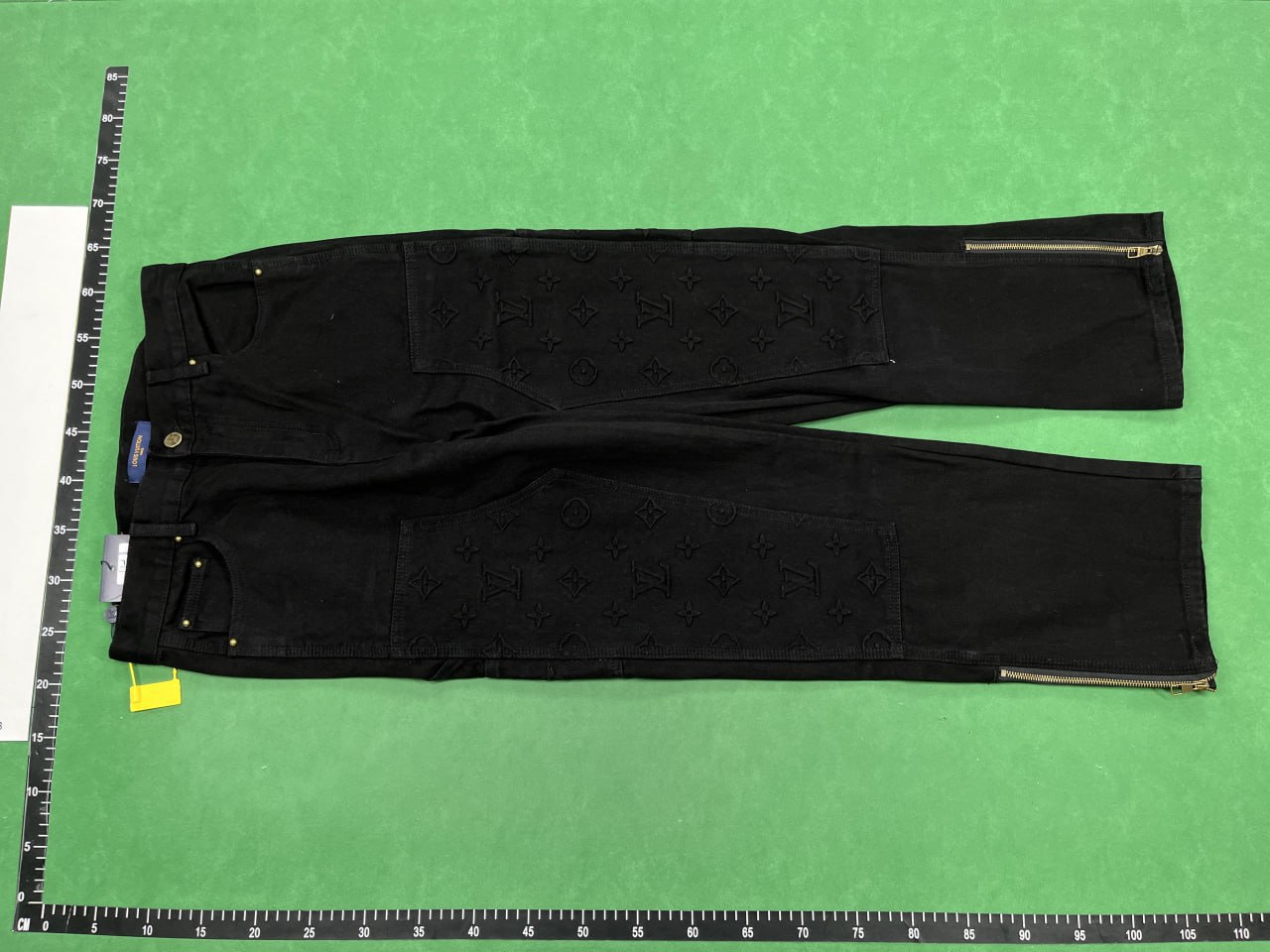 Louis Vuitton Jeans  -3