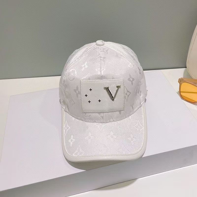 LV  hat  -4