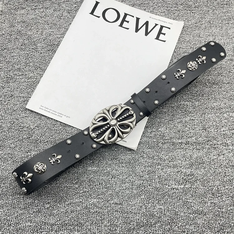 Loewe Embossed Flower Buckle L