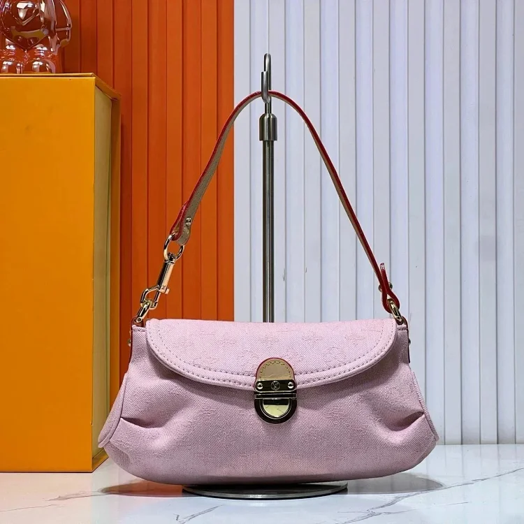 Louis Vuitton Underarm bag