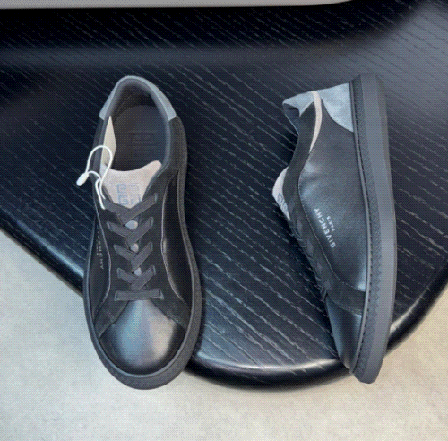 GIVENCHY