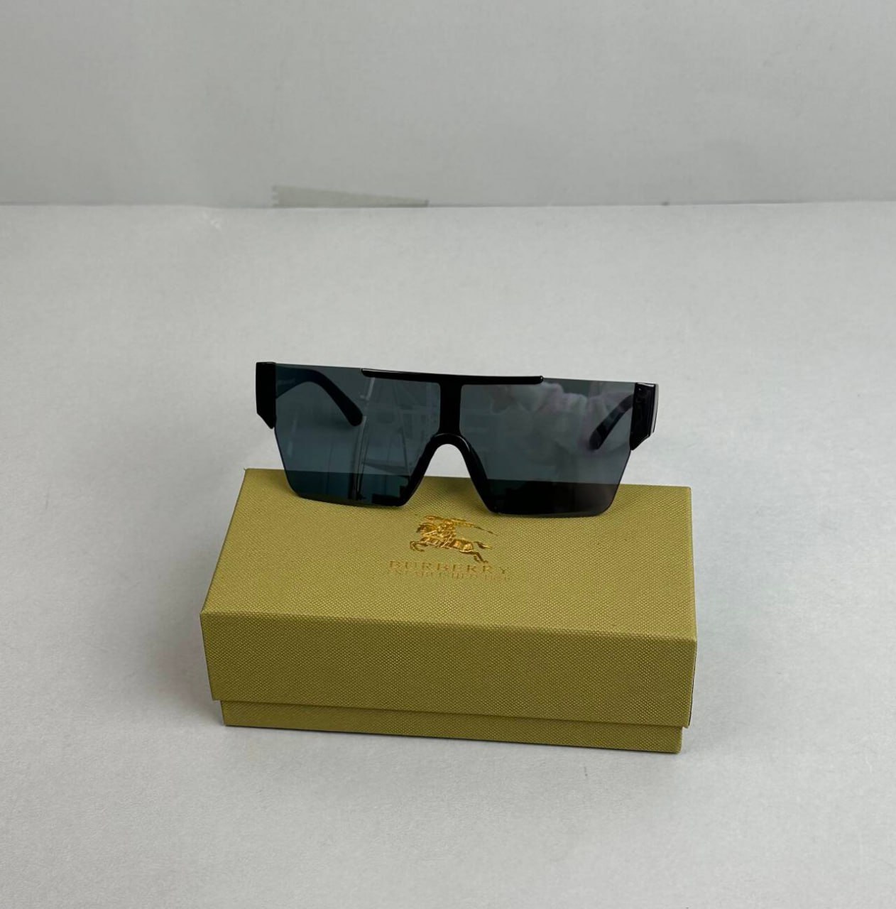 Burberry sunglasses -3