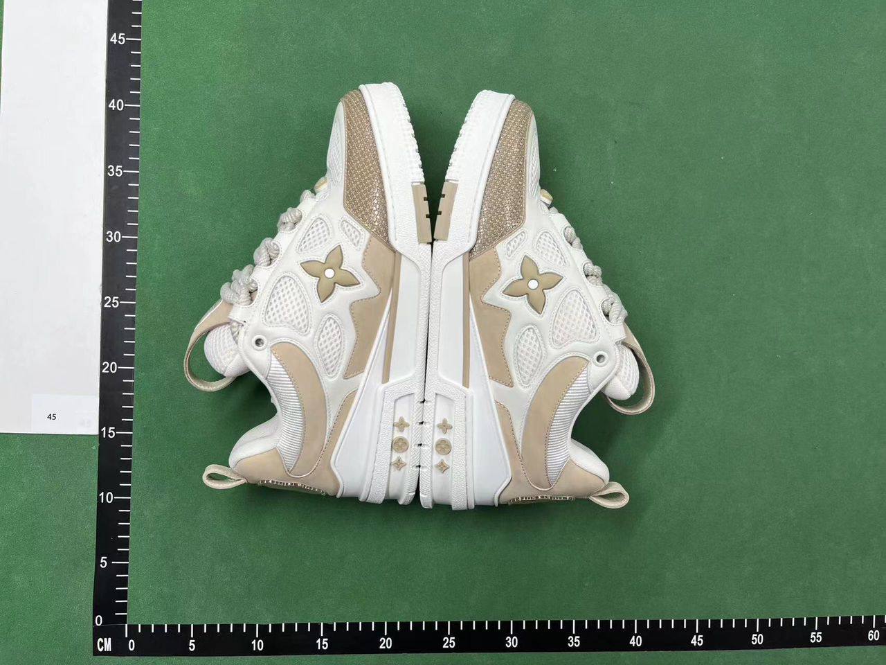 Louis Vuitton Trainer Sneakers [40 styles] -3