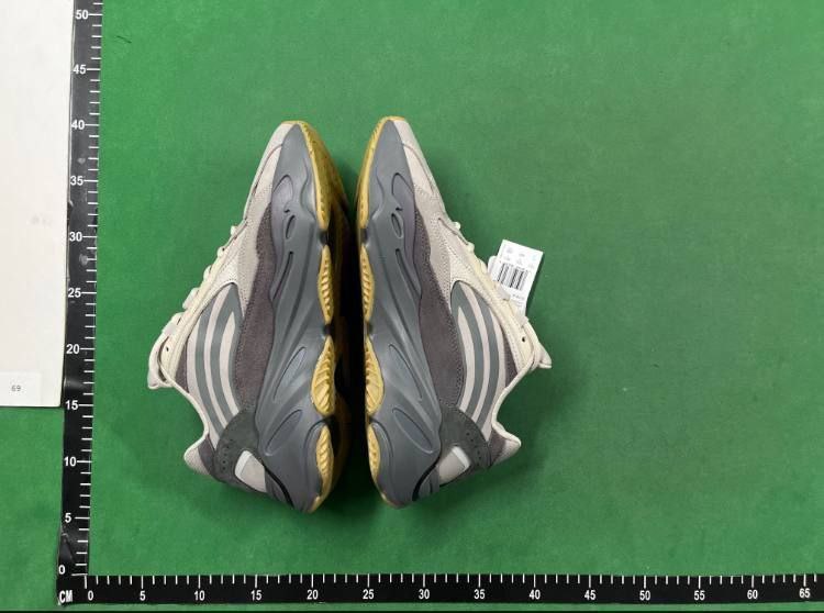  Adidas Yeezy Boost 700 Sneakers [4 styles] -3