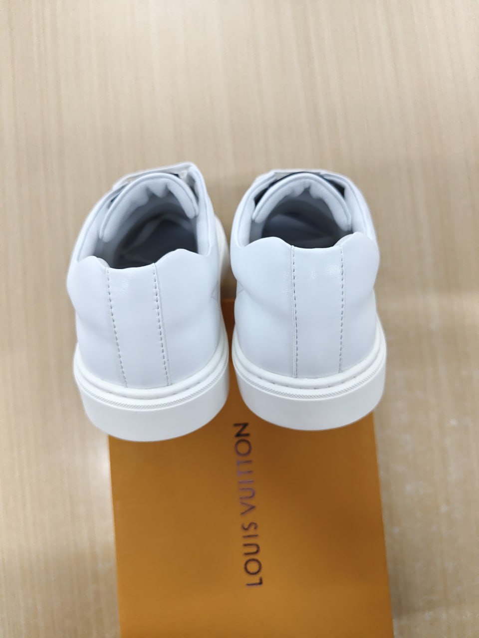 Louis Vuitton Low-Top Sneakers [7 styles] -4